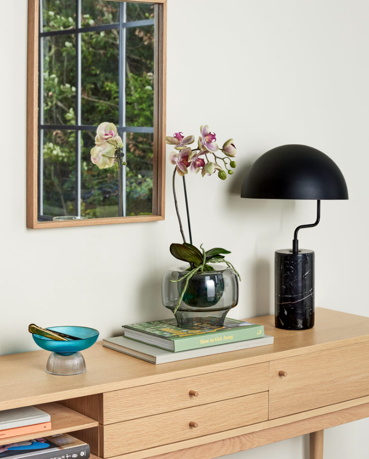 Hübsch Poise Bordlampe Sort