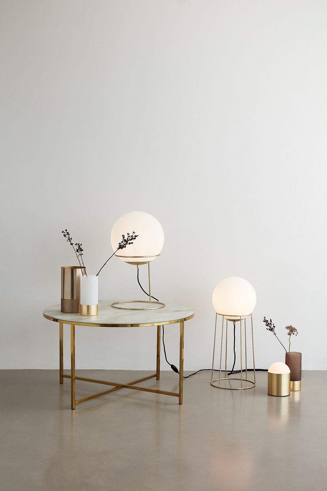 Hübsch Balance Lampe Large Messingfarve/Hvid
