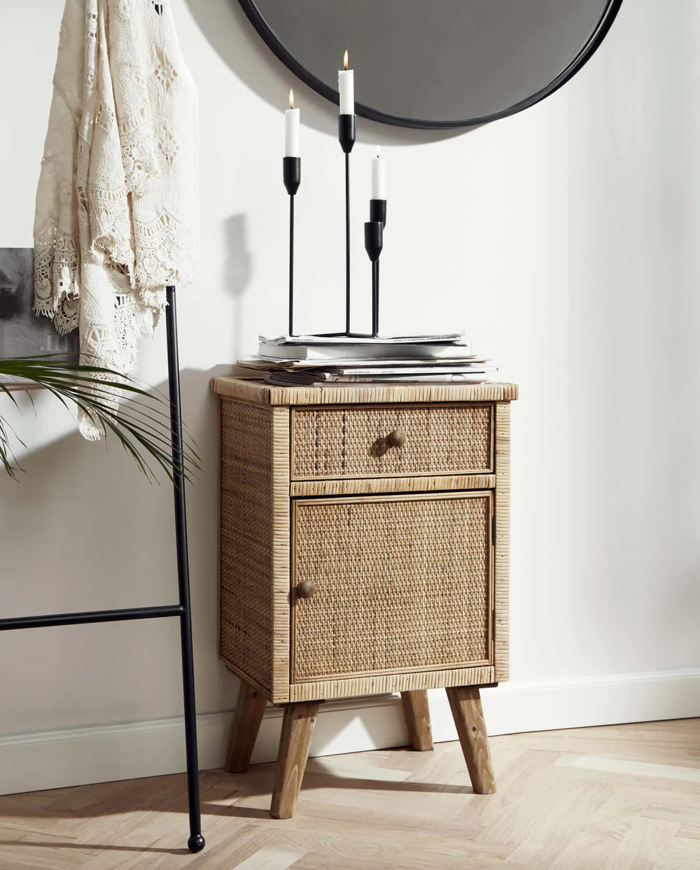 NORDAL RATA SKAB / SENGEBORD I RATTAN
