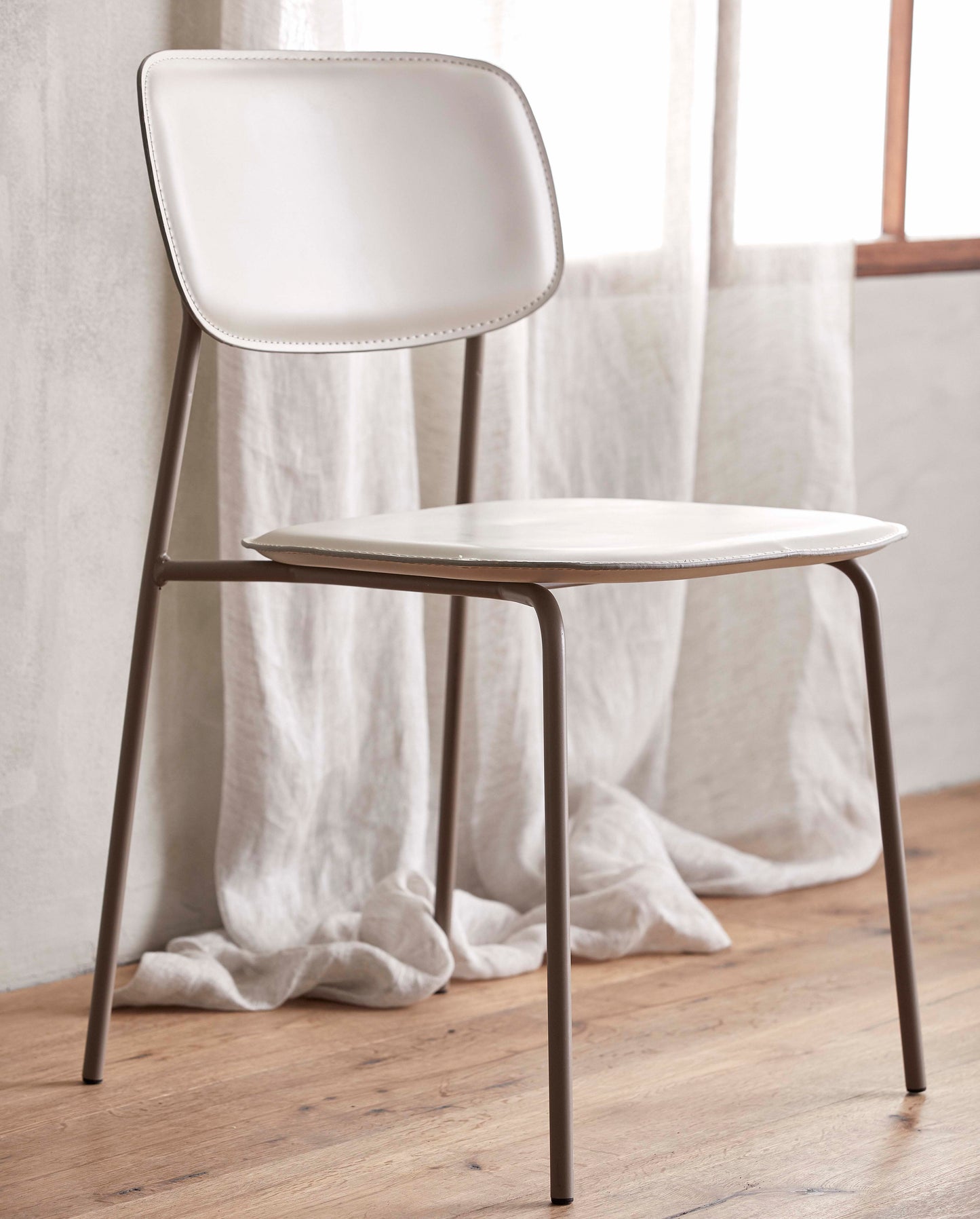 NORDAL ESA SPISEBORDSSTOL BEIGE