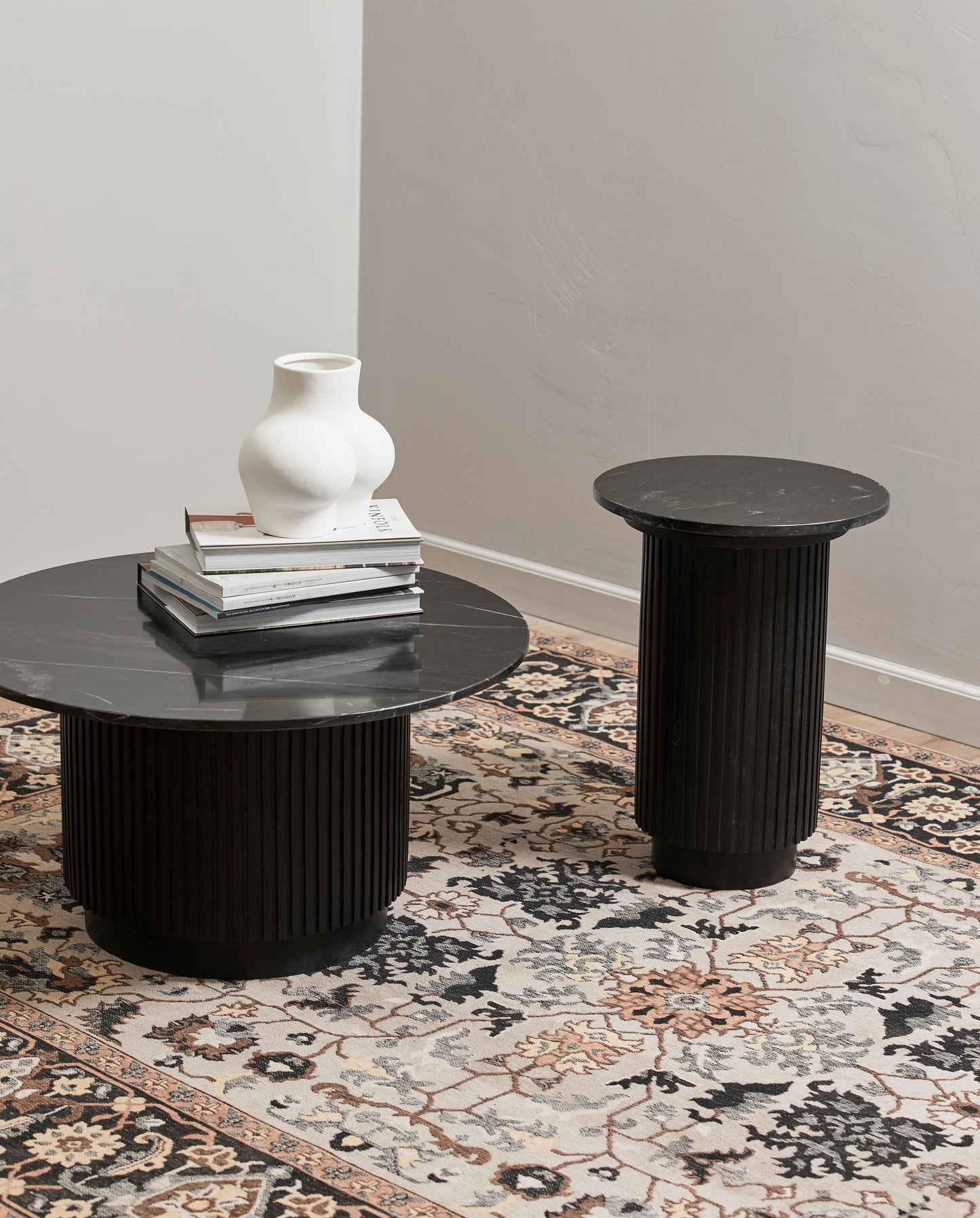 NORDAL ERIE RUNDT MARMOR SIDEBORD SORT