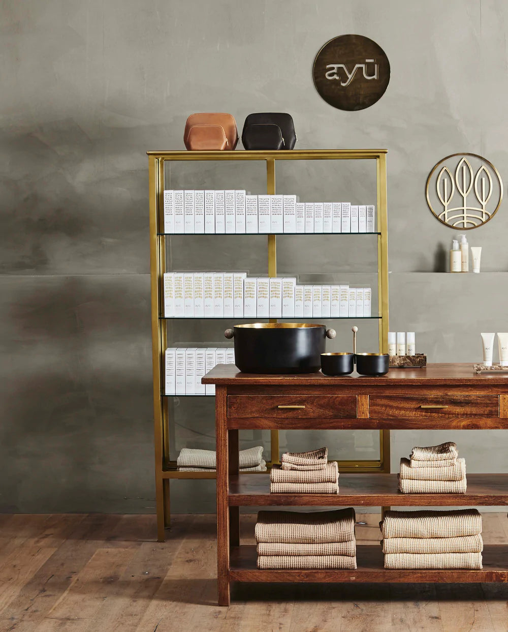NORDAL MAKALU DISPLAY CABINET